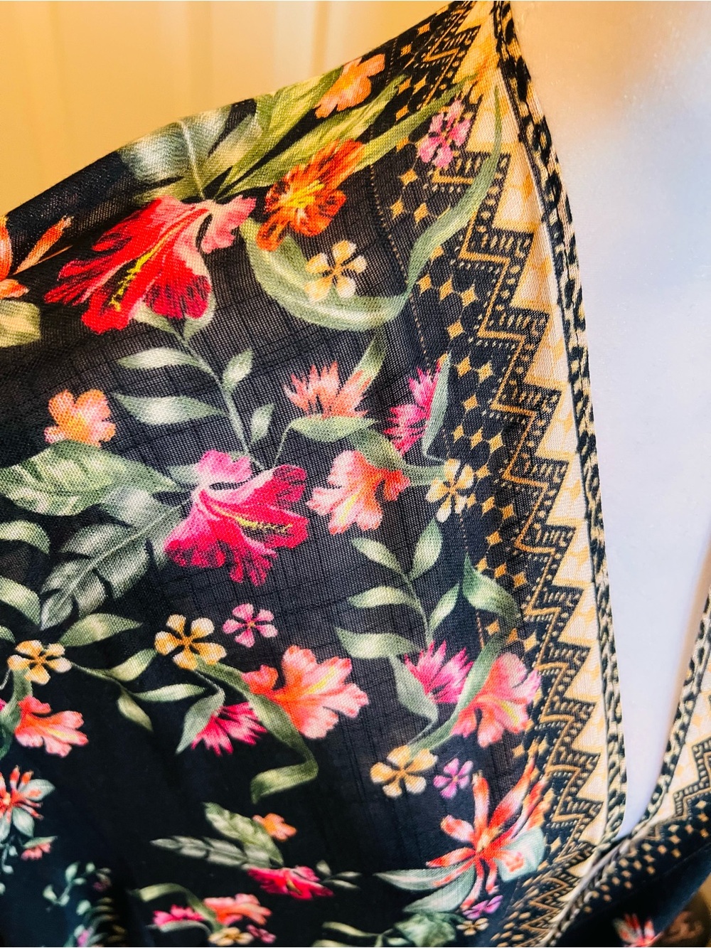ARATTA NWT Black Floral Fringe Kimono Shrug - Picture 5 of 5